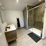 A La Petite Maison *