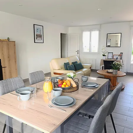 A La Petite Maison Hébergement de vacances *